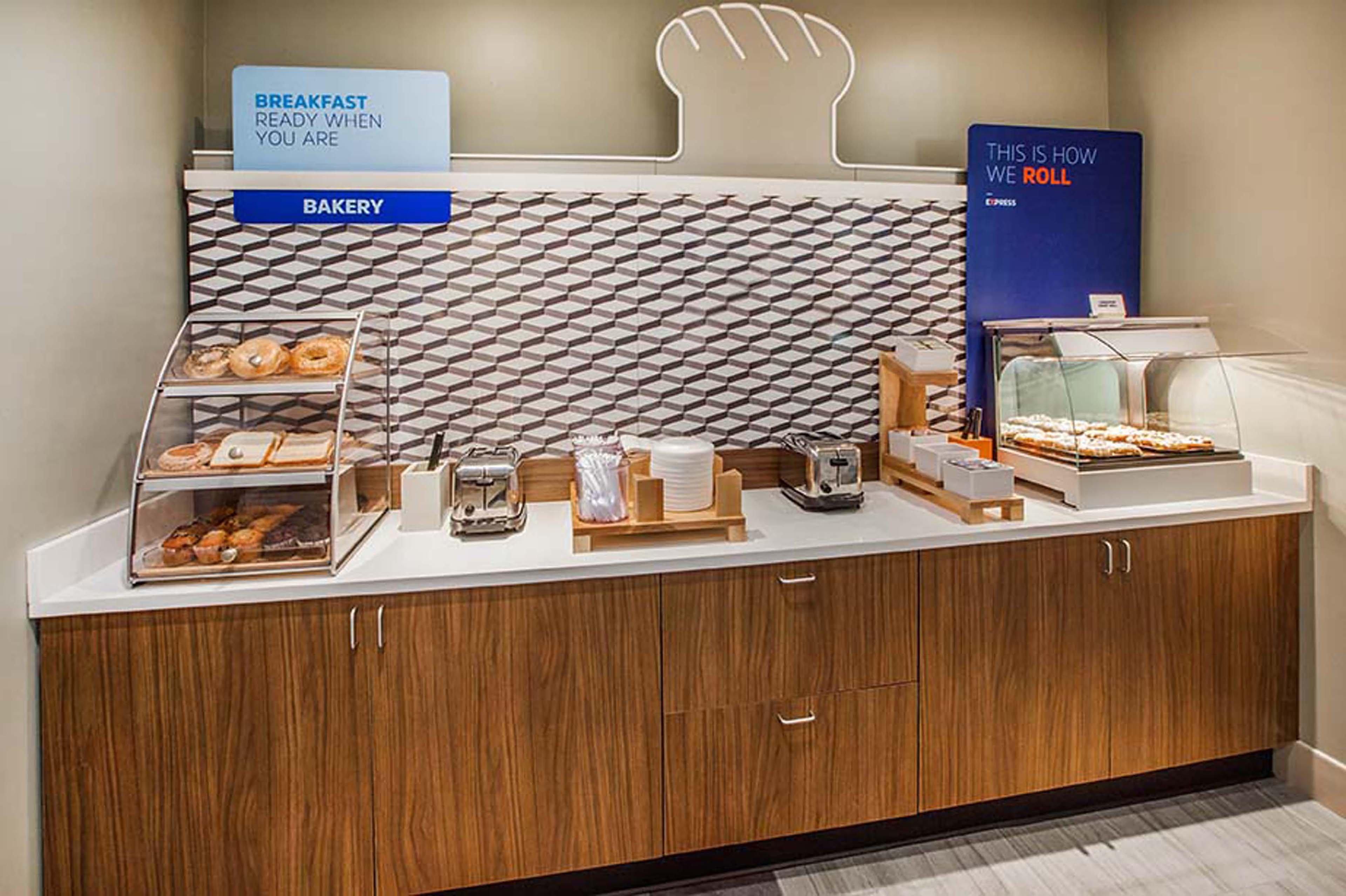 Holiday Inn Express Hotel & Suites New Boston By Ihg Buitenkant foto